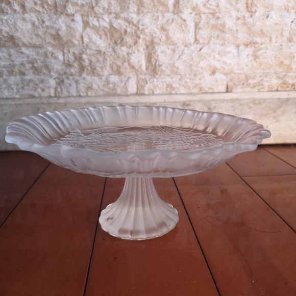 Mikasa Holiday Classic Winter Dreams Footed Bon Bon Pedestal Glass Plate 4" Tall - Picture 2 of 7